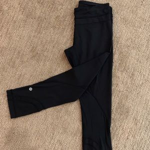 Lululemon run inspire crops